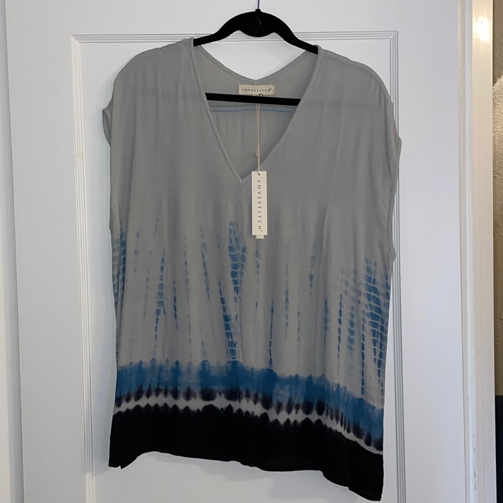 Brand new with tags - Lovestitch short sleeve V-neck blouse, size L.
